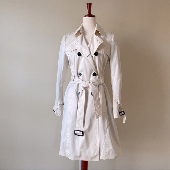 Banana Republic Jackets & Blazers - Banana Republic Classic Trench Coat in Off-White / Light Beige Color. Size S